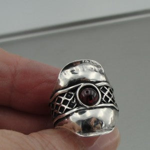 Handmade Sterling Silver Red Garnet Ring (H 1441)
