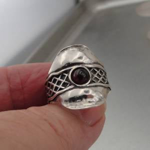 Handmade Sterling Silver Red Garnet Ring (H 1441)