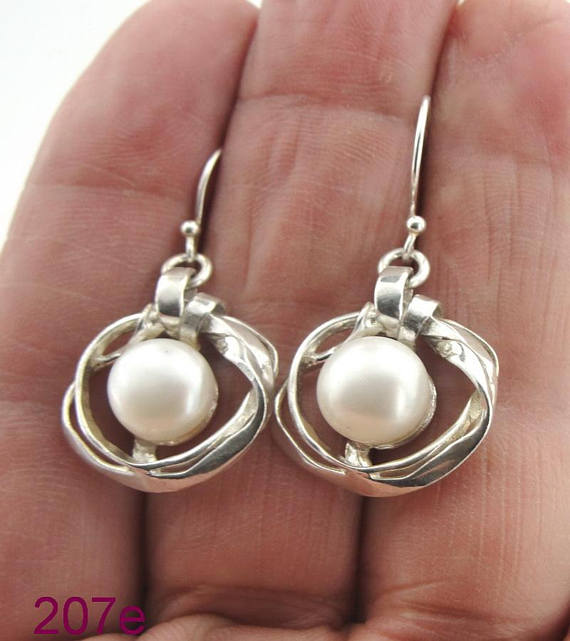 Great handcrafted Sterling Silver 925 , gift , long Pearl Earrings (207e)