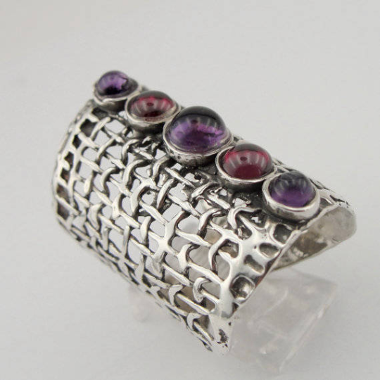 Long Net Ring, With Amethyst and Garnet gemstone.
