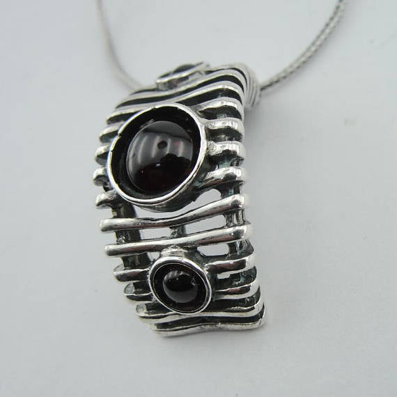 handcrafted Sterling Silver 925 Garnet Pendent (4801)