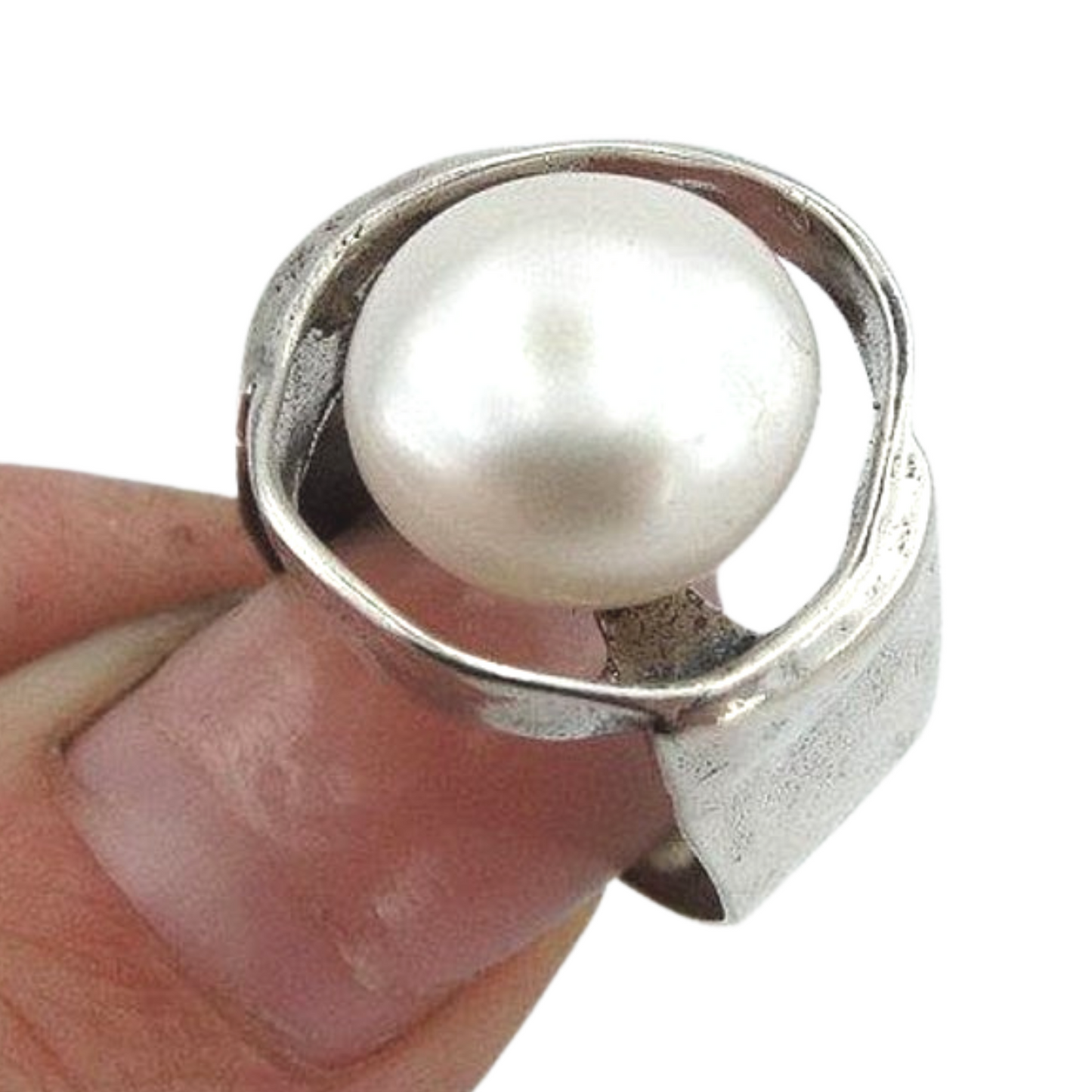 Solid sterling silver, and a Big round Natural White pearl gemstone.