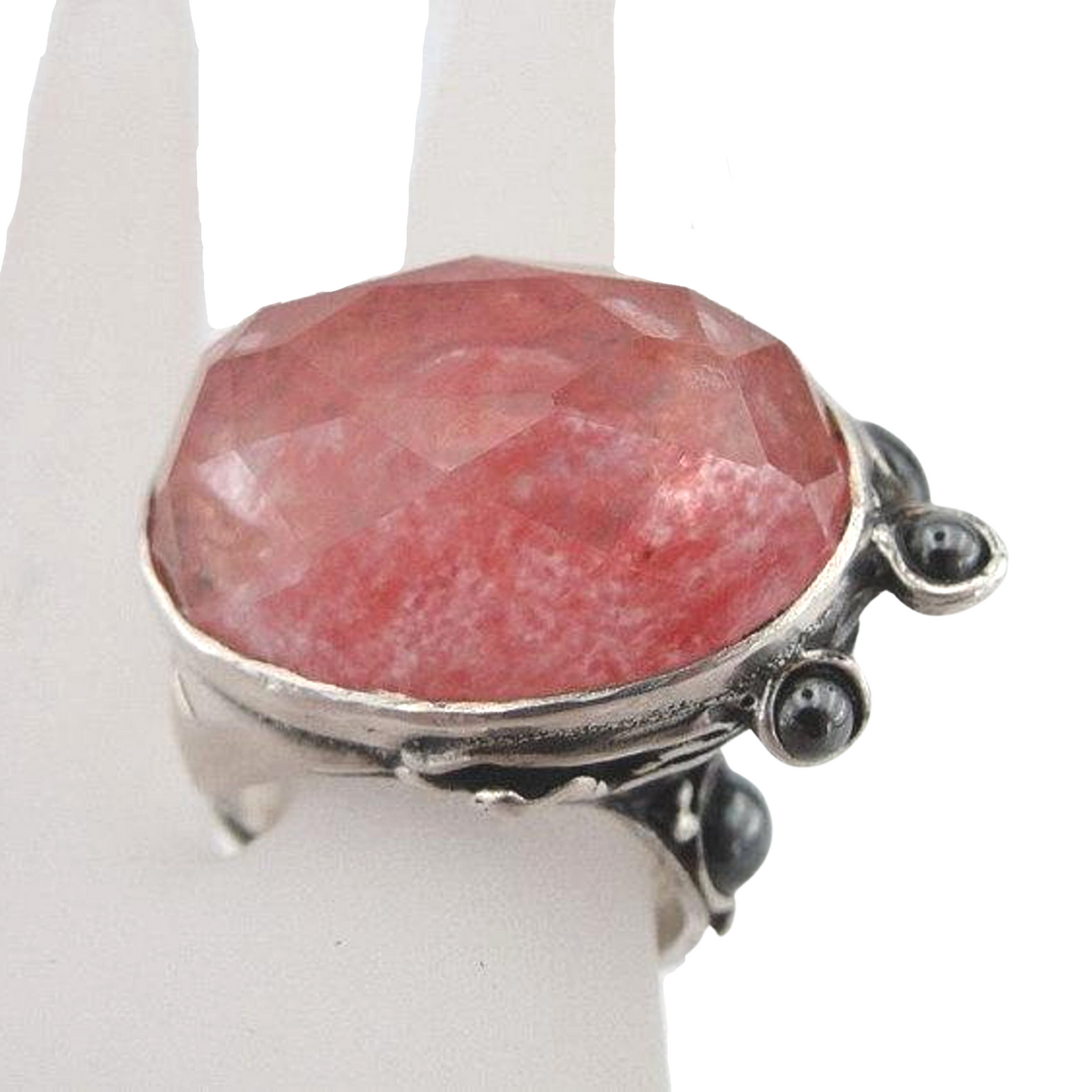 Oval Silver rose quartz Ring with black pearls