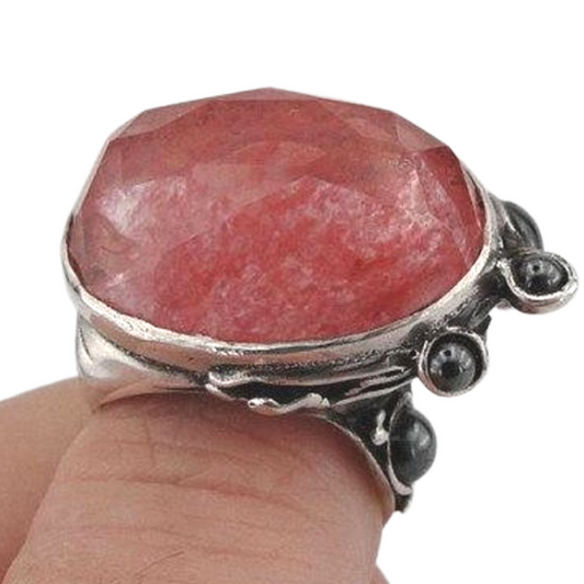 Oval Silver rose quartz Ring with black pearls