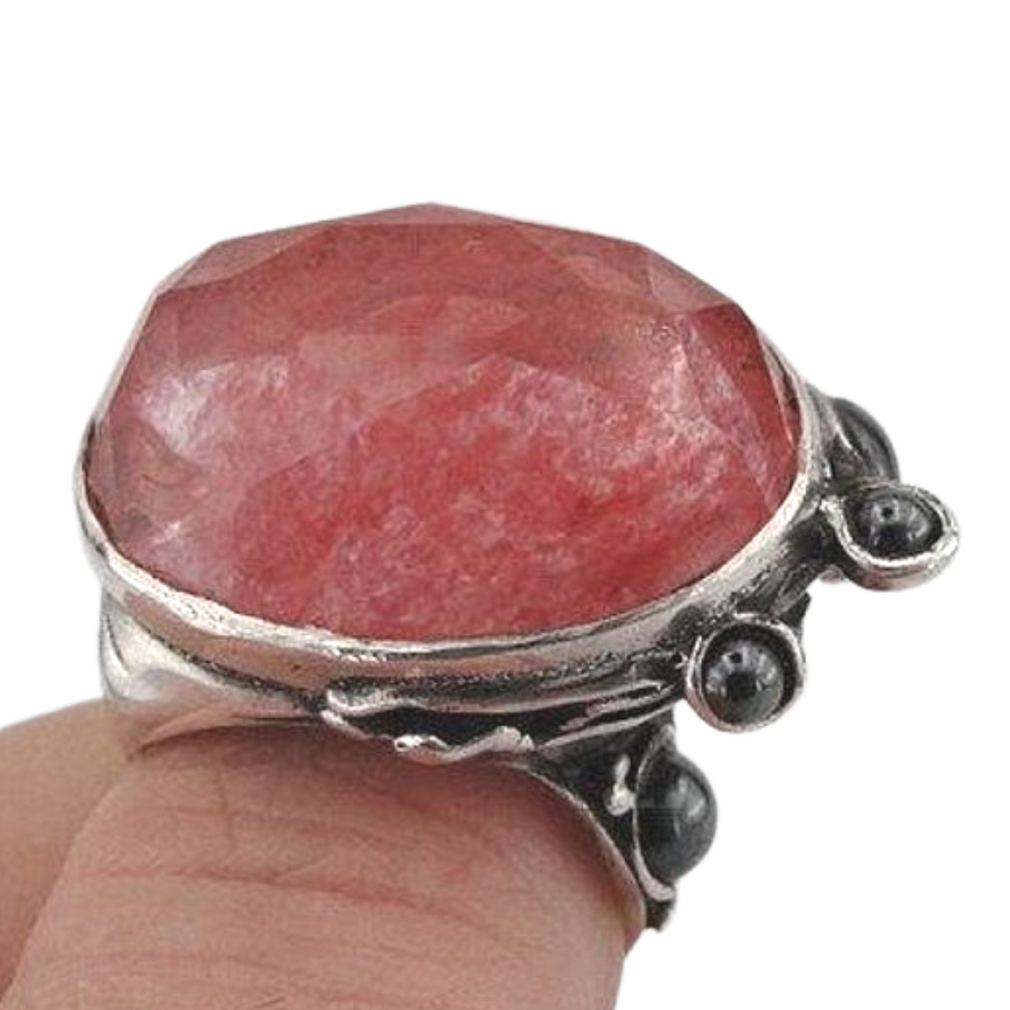 Oval Silver rose quartz Ring with black pearls