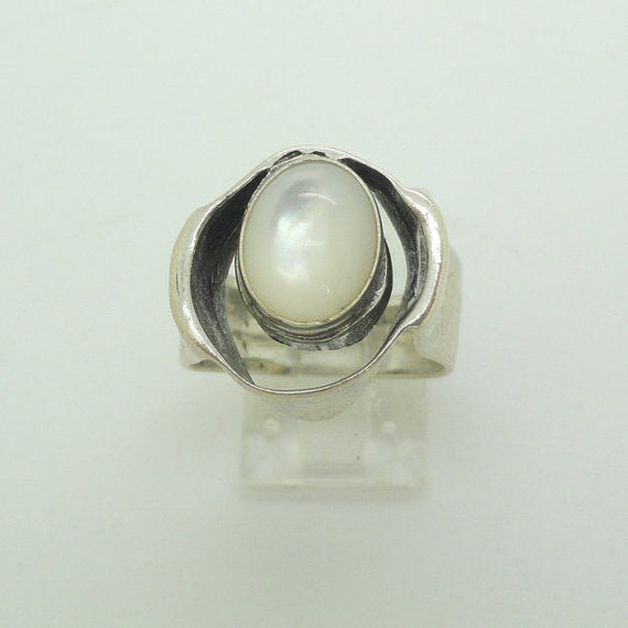 Mother of Pearl Silver Ring
