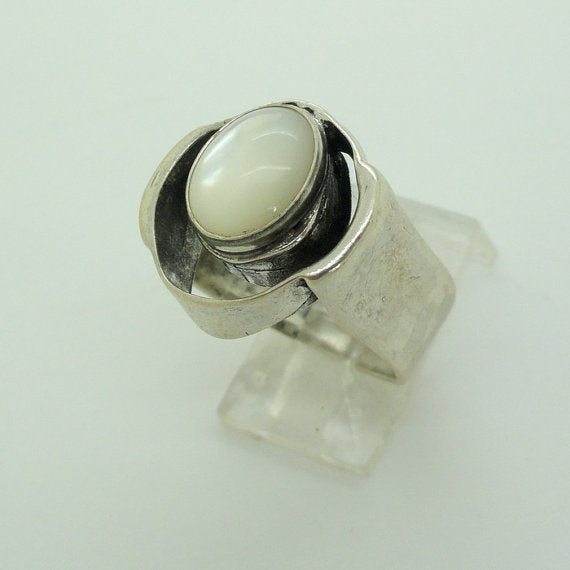 Mother of Pearl Silver Ring