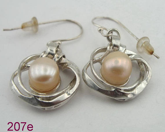 Great handcrafted Sterling Silver long rose Pearl Earrings (207e