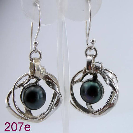 Great handcrafted Sterling Silver long black Pearl Earrings (207e)