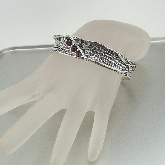 Hadar Handcrafted Artistic Solid Silver Garnet Bracelet (3147b)