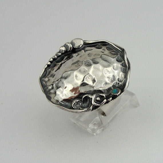 Sterling Silver Ring With a Small Blue Opal (H 1082)
