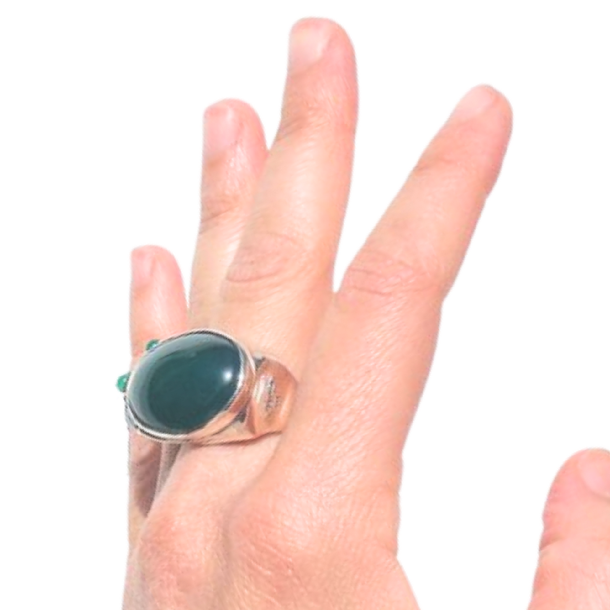 Sterling silver ring featuring a large natural green agate gemstone, set in a bold design. This unisex statement ring combines elegance and a touch of color, perfect for those who love unique, handcrafted jewelry.