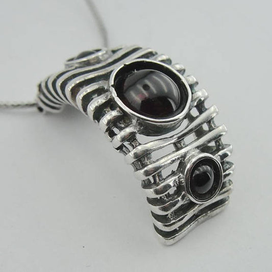 handcrafted Sterling Silver 925 Garnet Pendent (4801)