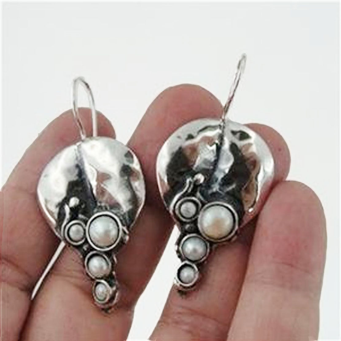 Sterling silver white pearls earrings